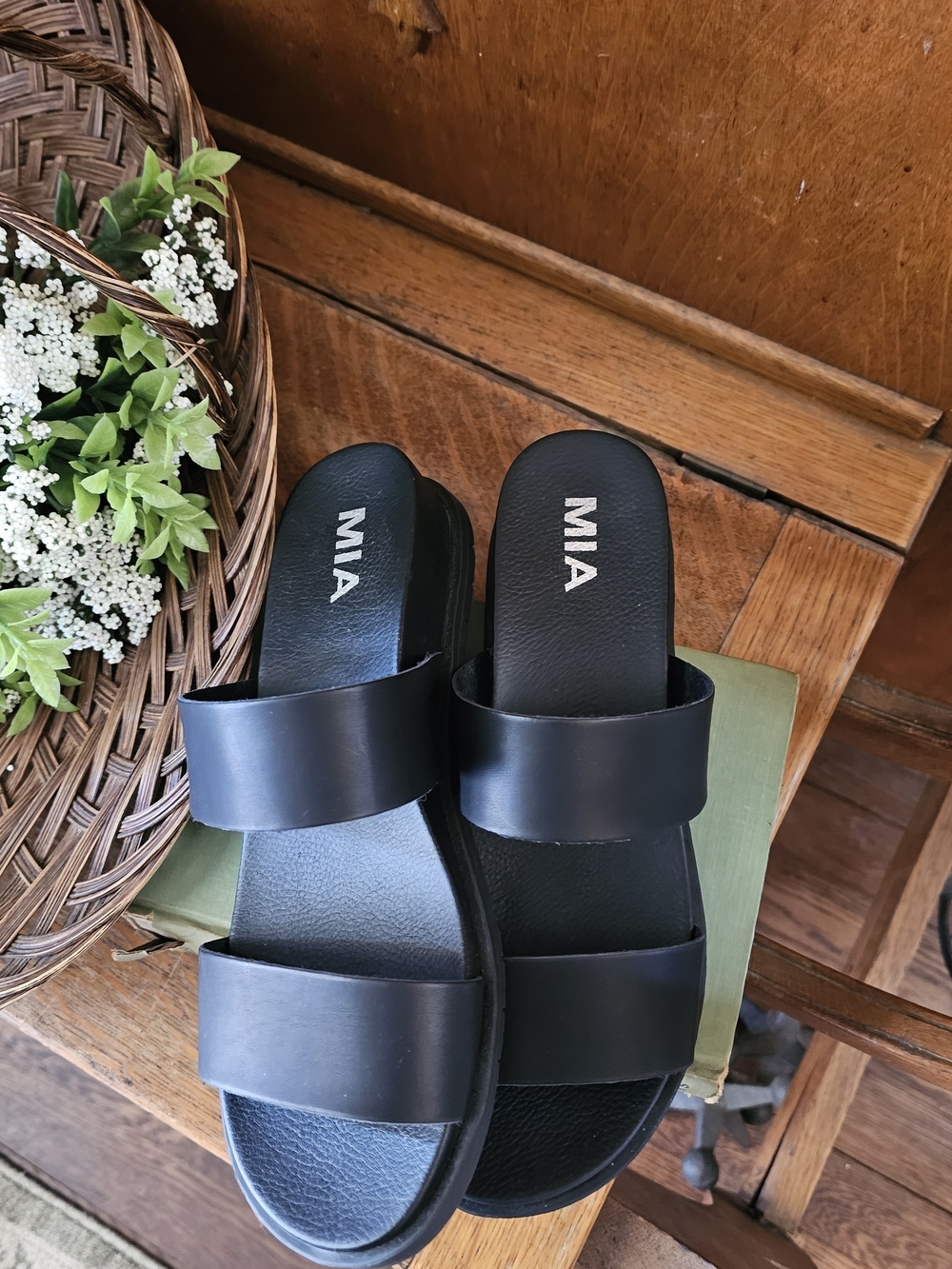 MIA Yelena Black Double Strap Slide Sandals | Size 7.5